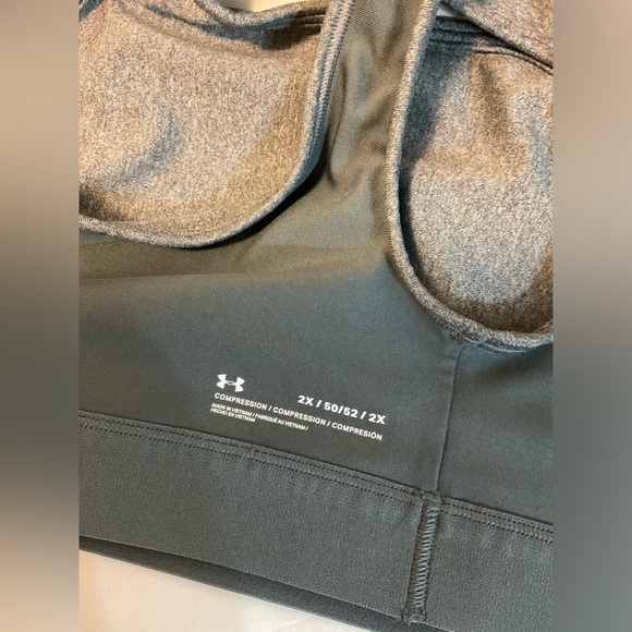 ❌Under Armour Compression Sports Bra size 2X Two-Tone Grey & Black - Picture 3 of 3